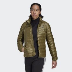Damska kurtka puchowa adidas Varilite. Zielone kurtki damskie Adidas, m, bez wzorów, z materiału, bez kaptura. Za 490.00 zł.