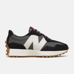 Buty New Balance 327 Damskie Czarne. Czarne obuwie do biegania damskie New Balance. Za 866.00 zł.