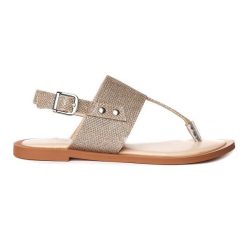 Metaliczne srebrne sandały Srebrne. Szare sandały damskie Trespass, bez wzorów, z materiału, bez obcasa. Za 229.99 zł.