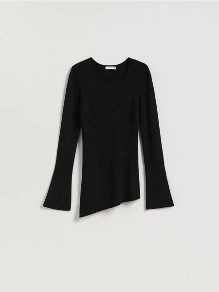 Sweter z asymetrycznym dołem - czarny. Czarne swetry klasyczne damskie Reserved, l, z dzianiny, z asymetrycznym kołnierzem. Za 139.99 zł.