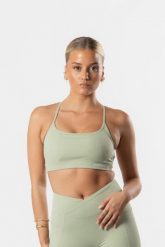 Damski stanik sportowy Luxe z odkrytymi plecami, wyjmowane wkładki – zielony. Zielone biustonosze sportowe damskie AESTHETIC WOLF, bez wzorów, z elastanu. Za 99.99 zł.