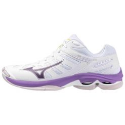 Buty sportowe Mizuno Wave Voltage 2 Białe Amortyzacja. Białe obuwie do biegania damskie Mizuno, mizuno wave. W wyprzedaży za 400.75 zł.