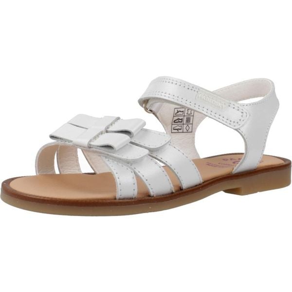 Sandały Pablosky Model 438908p. Białe sandały damskie Pablosky, ze skóry, bez zapięcia. Za 247.99 zł.