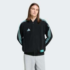 Bluza dresowa Mercedes - AMG Petronas Formula One Team Las Vegas Men. Białe bluzy bez kaptura męskie Adidas, xl, z dresówki. Za 399.00 zł.