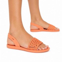 Sandały damskie Ipanema 82555 BREEZY SANDAL FEM. Brązowe sandały damskie Ipanema, bez wzorów, z materiału, bez obcasa. Za 69.00 zł.