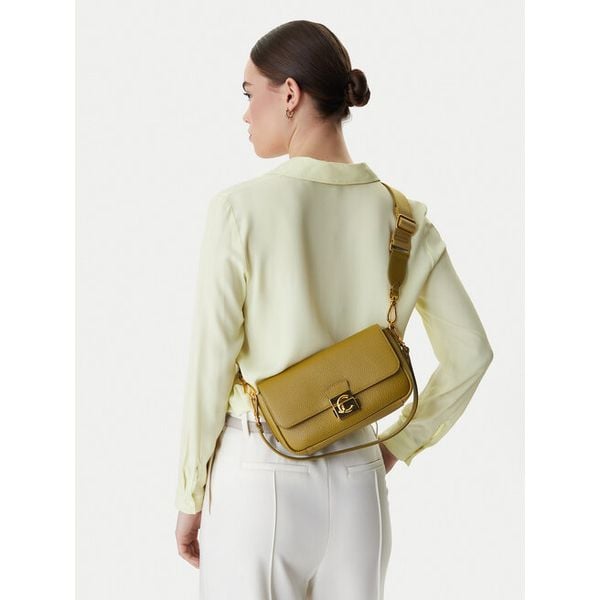 Torebka Coccinelle. Zielone torebki klasyczne damskie Coccinelle, bez wzorów, bez dodatków. Za 1,289.00 zł.