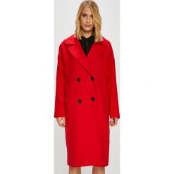 Vero Moda - Płaszcz. Czerwone płaszcze damskie Vero Moda, m, bez wzorów, z elastanu, klasyczne. W wyprzedaży za 229.90 zł.