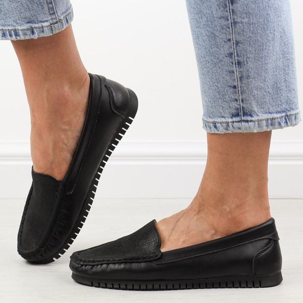 Czarne mokasyny damskie S.Barski 97630 Skóra. Czarne mokasyny damskie S.BARSKI, ze skóry. Za 149.00 zł.