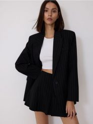 Marynarka w prążek - wielobarwny. Marynarki i żakiety damskie Reserved, l, bez wzorów, z tkaniny. W wyprzedaży za 159.99 zł.