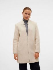 Vero Moda Płaszcz "Katrine" w kolorze beżowym rozmiar: XS. Brązowe płaszcze damskie Vero Moda, xs, bez wzorów. Za 100.99 zł.