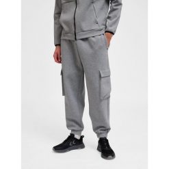 Spodnie cargo Hummel Tech. Szare spodnie dresowe damskie HUMMEL, na fitness i siłownię. Za 303.00 zł.