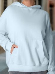 Bluza hoodie z kieszenią - błękitny. Niebieskie bluzy bez kaptura damskie Sinsay, l, z dzianiny. W wyprzedaży za 22.99 zł.