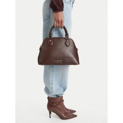 Torebka Nine West. Brązowe torebki klasyczne damskie Nine West, bez wzorów, bez dodatków. Za 249.99 zł.