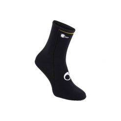 Skarpety nurkowe SCD 100 z neoprenu 3 mm. Czarne skarpetki damskie SUBEA, bez wzorów, z neoprenu. Za 59.99 zł.