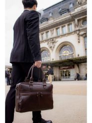 Victor & Hugo Paris Skórzana aktówka "Donatello" w kolorze brązowym - 39 x 28 x 5,5 cm rozmiar: onesize. Brązowe aktówki damskie Victor & Hugo Paris, z materiału. Za 833.45 zł.