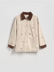Jeansowa kurtka z haftem - beżowy. Brązowe kurtki damskie Reserved, l, bez wzorów, z denimu, bez kaptura. W wyprzedaży za 159.99 zł.