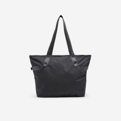 Torba - koszyk 25 litrów. Czarne torebki dziecięce Decathlon. Za 79.99 zł.