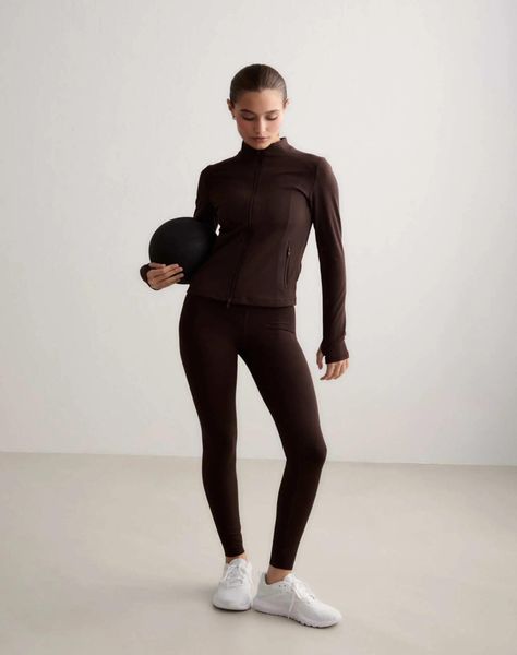 Damskie legginsy wysoki stan, odprowadzające pot, squat proof Sense Tall brązowe. Brązowe legginsy damskie Aim'n, s, bez wzorów, z elastanu, z podwyższonym stanem, na fitness i siłownię. Za 301.00 zł.
