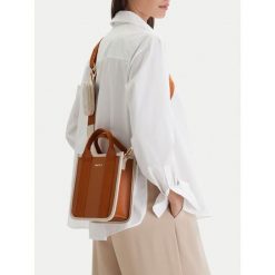 Torebka MEXX. Brązowe torebki klasyczne damskie Mexx, bez wzorów, bez dodatków. Za 249.99 zł.