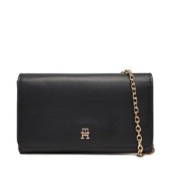 Torebka Tommy Hilfiger. Czarne torebki klasyczne damskie Tommy Hilfiger, bez wzorów, bez dodatków. Za 269.99 zł.