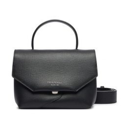 Torebka Emporio Armani. Czarne torebki klasyczne damskie Emporio Armani, bez wzorów, bez dodatków. Za 2,149.00 zł.