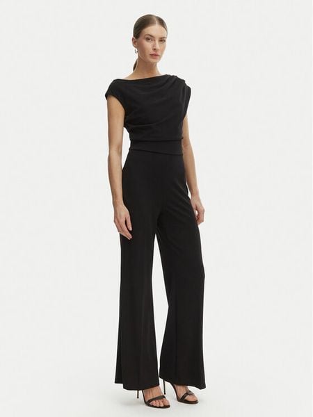 Rinascimento Kombinezon CFC0020254002 Czarny Regular Fit. Czarne kombinezony damskie RINASCIMENTO, xs, bez wzorów, z syntetyku, bez kołnierzyka, bez ramiączek. Za 749.99 zł.