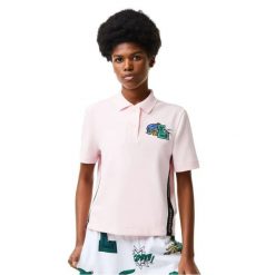 Koszulka damska Lacoste Holiday Regular Fit Organic Cotton Polo. Czerwone bluzki sportowe damskie Lacoste, l, z bawełny, bez kołnierzyka, bez ramiączek. Za 387.00 zł.