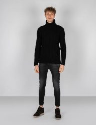 Xagon Man Sweter "Turtleneck" | A21081J10301 | Mężczyzna | Czarny. Czarne swetry męskie Xagon, m, bez wzorów, z tkaniny, bez kołnierzyka. W wyprzedaży za 359.00 zł.