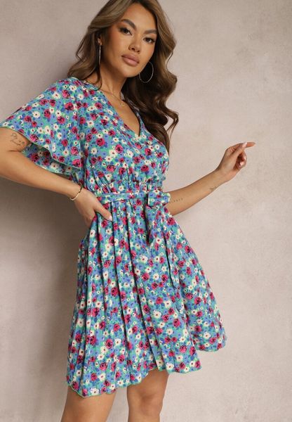 Niebieska Kopertowa Sukienka Wiązana Paskiem i Wykończona Gumką Faroena. Niebieskie sukienki damskie Renee, na imprezę, l, bez wzorów, eleganckie, bez kołnierzyka, bez ramiączek, mini, kopertowe. Za 59.99 zł.