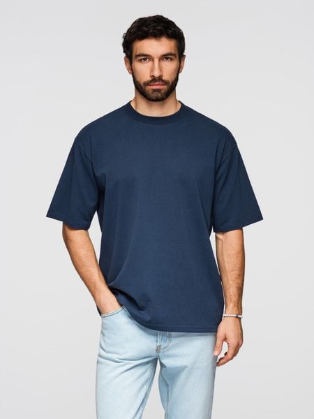 T-shirt bawełniany męski LOOSE FIT z okrągłym dekoltem – granatowy V9 - Rozmiar: S. Niebieskie t-shirty męskie Ombre Clothing, l, bez wzorów, z bawełny, bez kołnierzyka. W wyprzedaży za 59.50 zł.