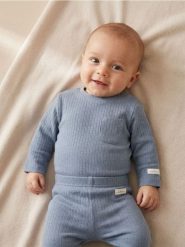 Bawełniany komplet: koszulka i legginsy - granatowy. Niebieskie koszulki dziewczęce Sinsay, m, bez wzorów, z bawełny, bez ramiączek. Za 22.99 zł.