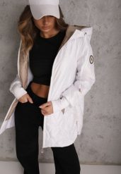 Biała Przejściowa Kurtka z Kapturem Pikowanymi Przeszyciami i Suwakami Kave. Białe kurtki damskie Renee, l, bez wzorów, z jeansu, z kapturem. Za 159.99 zł.