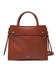 Guess Torebka HWBIAA L5117 Brązowy. Brązowe torebki klasyczne damskie Guess, z aplikacjami, ze skóry, bez dodatków. Za 1,139.00 zł.