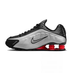 Buty Nike Shox R4 Czarny/Czerwony Metaliczny. Czarne obuwie do biegania damskie Nike. Za 662.35 zł.