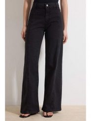 Trendyol Dżinsy - Comfort fit - w kolorze czarnym rozmiar: 36. Czarne jeansy damskie Trendyol, z podwyższonym stanem. Za 130.99 zł.