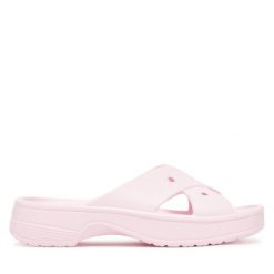 Klapki Crocs. Czerwone klapki damskie Crocs, bez wzorów, bez obcasa. Za 139.99 zł.