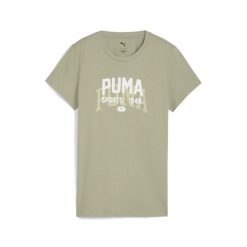 Damska koszulka z grafiką w uniwersyteckim stylu PUMA Lux Army Green. Zielone bluzki damskie Puma, bez wzorów, bez ramiączek. Za 109.00 zł.