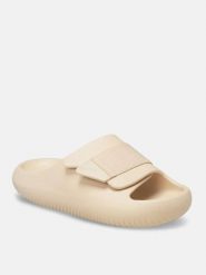 Crocs Klapki "Mellow Luxe Recovery" w kolorze beżowym rozmiar: 41/42. Brązowe klapki damskie Crocs, bez wzorów, bez obcasa. Za 195.99 zł.
