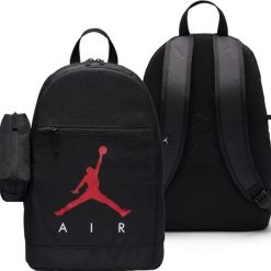 Plecak sportowy szkolny Nike Air Jordan 9B0503023 z piórnikiem. Czarne plecaki damskie Nike, bez wzorów, sportowe. W wyprzedaży za 159.00 zł.