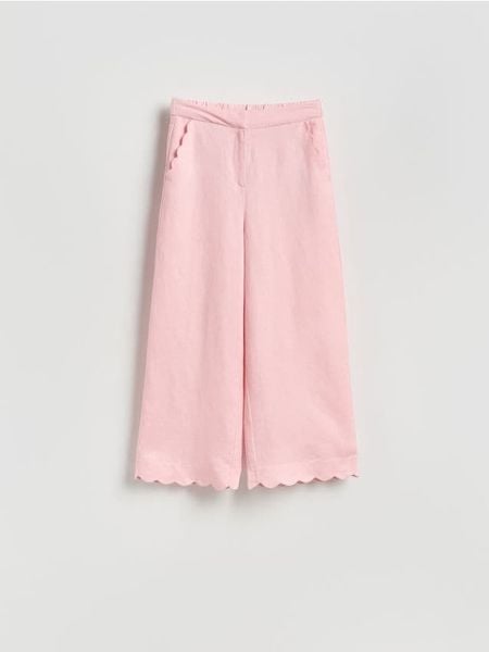 Spodnie z lnem - pastelowy róż. Czerwone spodnie materiałowe damskie Reserved, bez wzorów, z wiskozy. Za 139.99 zł.