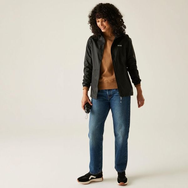 Kurtka trekkingowa damska Pack It Jacket III kieszonkowa przeciwdeszczowa. Czarne kurtki damskie Regatta, xl, bez wzorów, z softshellu, bez kaptura. Za 149.99 zł.