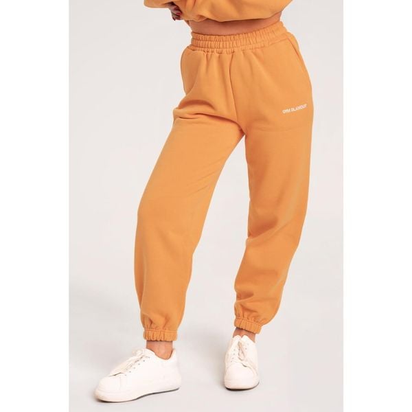 Spodnie fitness damskie Gym Glamour dresowe. Brązowe spodnie dresowe damskie GYM GLAMOUR, s, z dresówki, na fitness i siłownię. Za 189.99 zł.