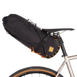 Torba rowerowa Saddle Bag 14L Orange RESTRAP. Brązowe torebki klasyczne damskie RESTRAP, bez wzorów, bez dodatków. Za 627.00 zł.