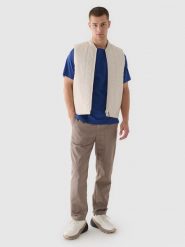 4F Spodnie casual męskie - brązowe XL. Brązowe spodnie materiałowe męskie 4f, bez wzorów, z bawełny, casualowe. W wyprzedaży za 79.99 zł.