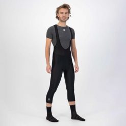 Spodenki rowerowe 3/4 męskie Rogelli BASIC DE LUXE. Czarne szorty męskie Rogelli, bez wzorów, sportowe. Za 229.00 zł.