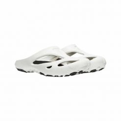 Klapki damskie KEEN SHANTI. Białe klapki damskie Keen, bez wzorów, bez obcasa. Za 199.99 zł.