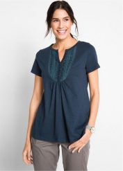 T-shirt z przędzy mieszankowej z krótkimi rękawami. Niebieskie t-shirty damskie bonprix, bez wzorów, z koronki, bez kołnierzyka. Za 64.99 zł.