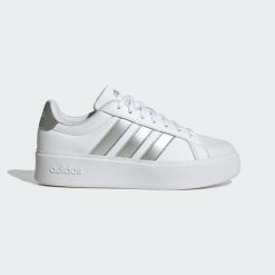 Buty Streettalk Bold. Białe buty sportowe na co dzień damskie Adidas, bez wzorów, z syntetyku. Za 299.00 zł.