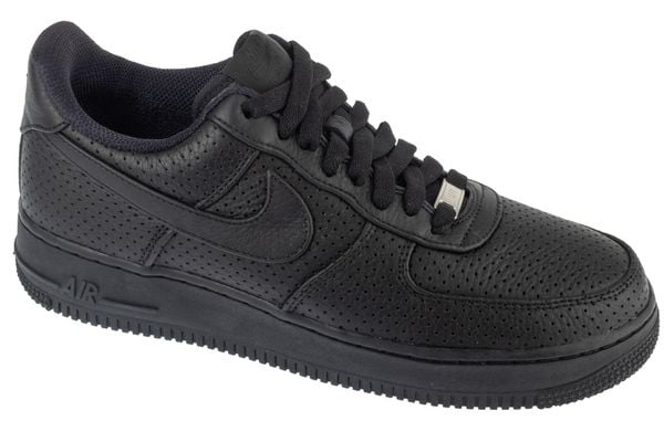 Buty sportowe Sneakersy unisex, Air Force 1 Low. Czarne buty sportowe na co dzień damskie Nike, bez wzorów, z materiału, trekkingowe, nike air force. Za 599.99 zł.