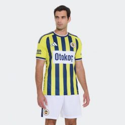 Koszulka podstawowa Fenerbahçe 2026/2027. Żółte t-shirty sportowe męskie Adidas, na lato, l, z dzianiny, bez ramiączek, do piłki nożnej, climacool (adidas). Za 439.00 zł.